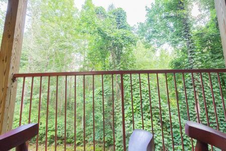 Lodge G Sasquatch Lodges Sleeps 13 Gatlinburg Buitenkant foto
